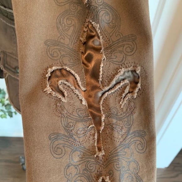 Taheri Beautifully Detailed Utility Jacket - Picture 7 of 16